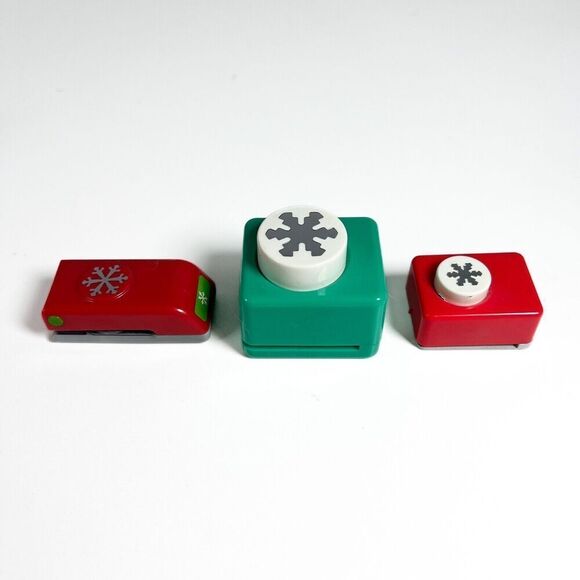 EK SUCCESS & CARL Bundle Of 3 Small Snowflake Paper Punches Scrapbooking Crafts - Picture 4 of 5